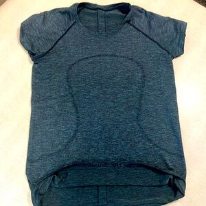 Lululemon tee